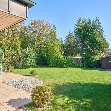 Haus Hanseatenweg 13 *
